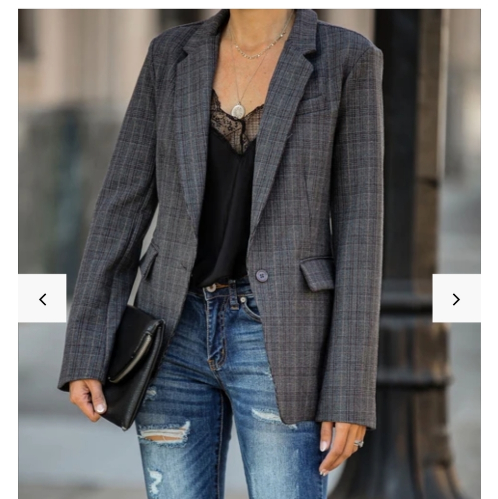NWT. Montclair picketed blazer by VICI, size M.